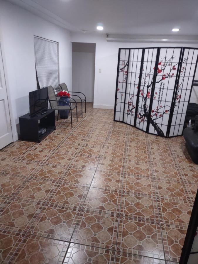 Omar'S Place - Shared Rooms Miami Exterior photo